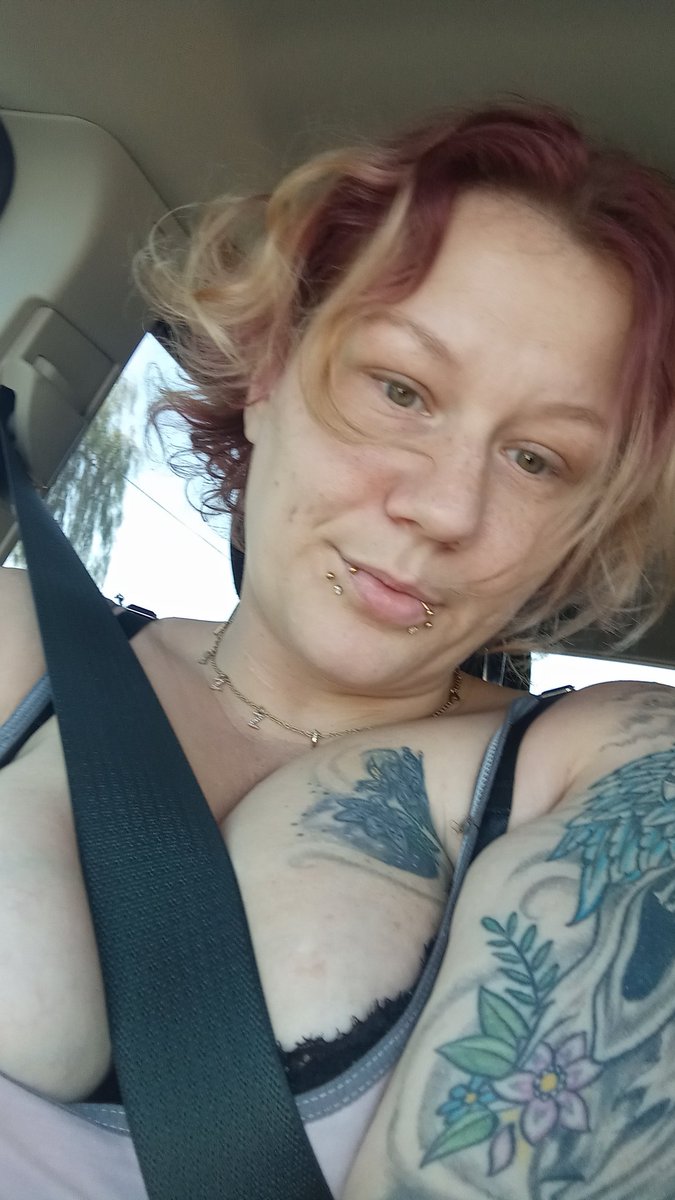 DizzyRo55's tweet photo. Video of me playing with my tits while cars drive by on OF🥰😘 https://t.co/pkbu9wCw7b