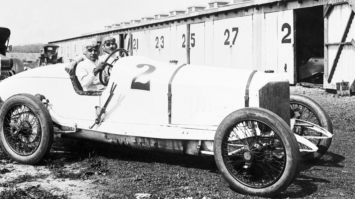 goodyear's tweet photo. Get to know the heritage and history of the Goodyear brand. Click the link below  to learn more! #Goodyear125 #GoodyearRacing #GoodyearTires

https://t.co/yCcMQSPnCU https://t.co/6MvBkE5ia9