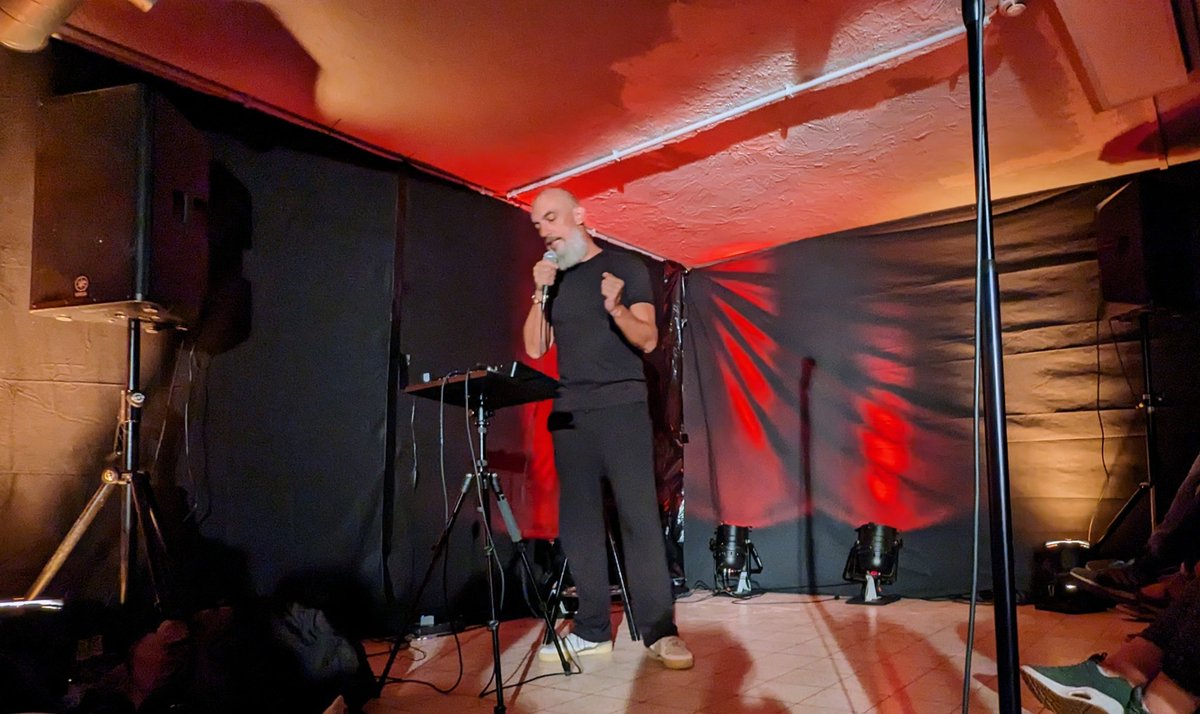 ShortBizAngel's tweet photo. Top comedy night tijdens Duisburgse feesten met @seppetoremans https://t.co/AFqbevoMUh