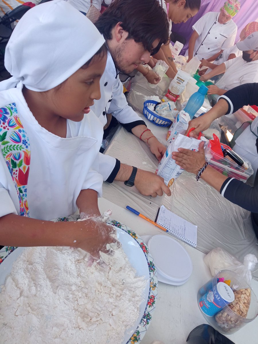 Curso de panadería en Horneando Con el Corazón 
<a href="/Irvincarrilloo/">Irvin Carrillo</a>  ...  Primer Clase todo un éxito polvorenes y mazapán🥳😋