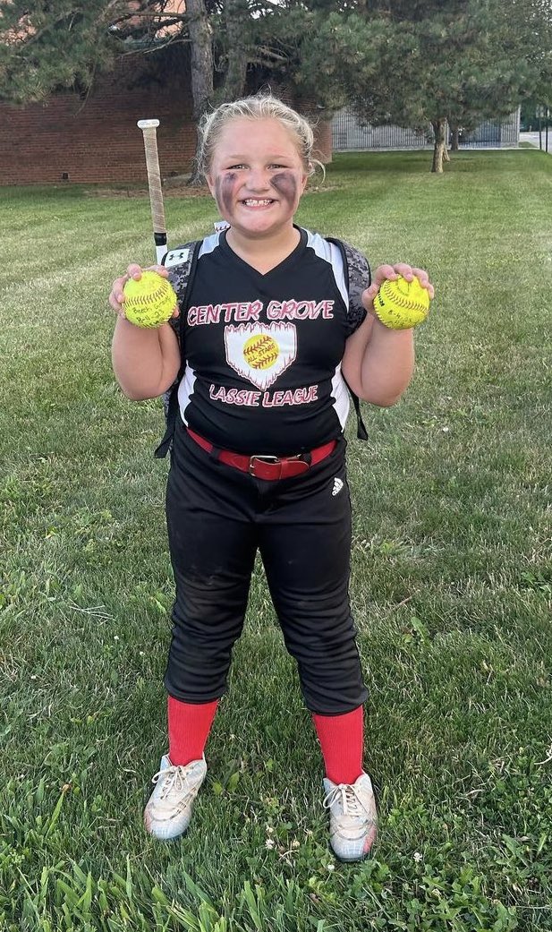 ronmayhew83's tweet photo. Mauri got her 1st and 2nd home run in the same game for the W! #8u #lassieleague https://t.co/aR9WYNowuA