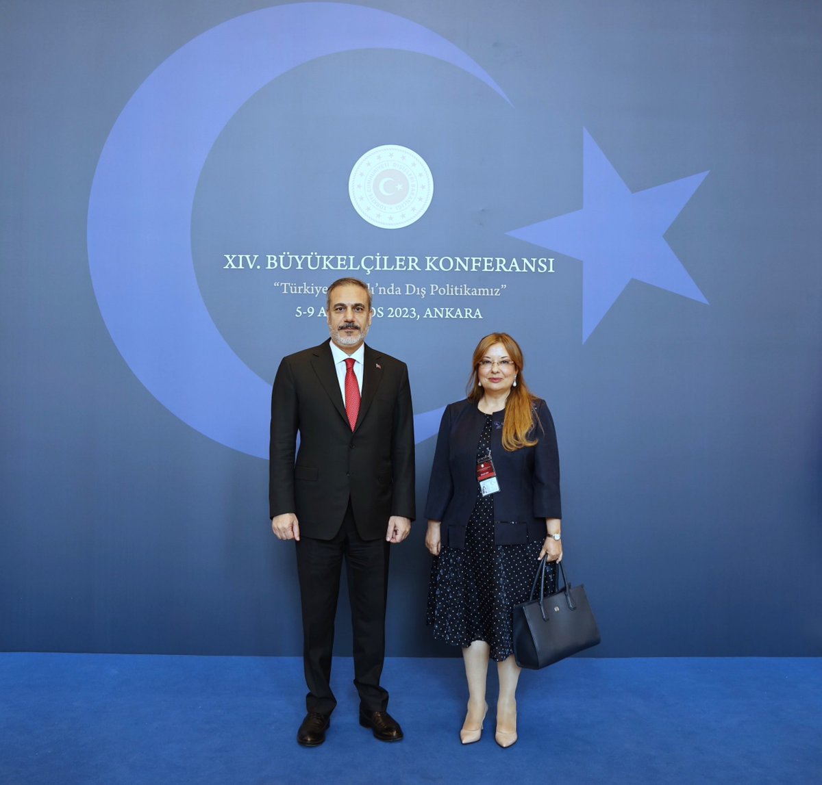 Sayın Bakanımız @HakanFidan ile XIV. Büyükelçiler Konferansından bir hatıra.
#BuyukelcilerKonferansı
#TürkiyeYüzyılı 
#DışPolitika