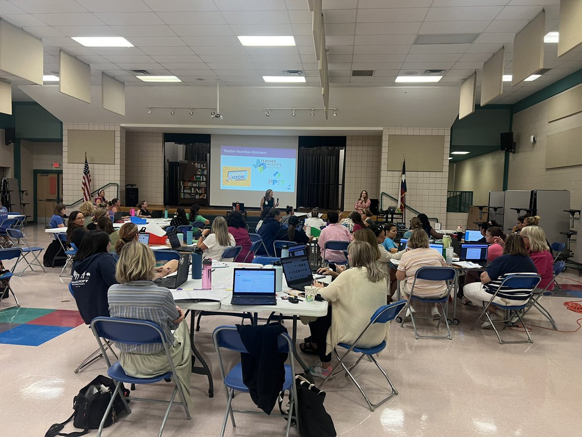 Baranoff Elementary Staff are learning about new PPFT requirements and making connections to quality teaching and learning! These Baranoff Buffalos are ready for an amazing school year! @BaranoffSchool @AISD_OSL