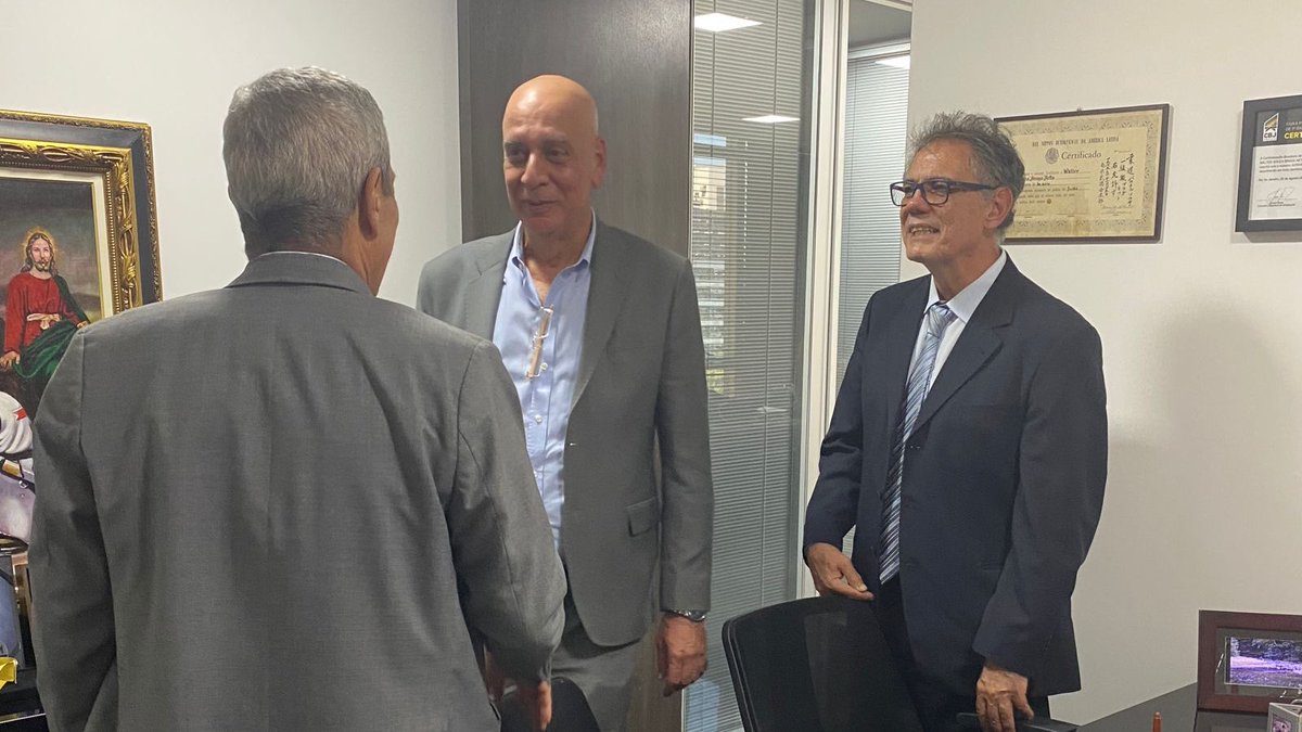 niltoncaldeira's tweet photo. "O Brasil levado a sério", palavras do meu amigo e fundador do @plnacional_ , Álvaro Valle. 

Aproveitei minha ida à Brasília para passar na sede do nosso Partido Liberal e ainda tive o prazer de encontrar @BragaNetto_gen. https://t.co/luAo2i1162