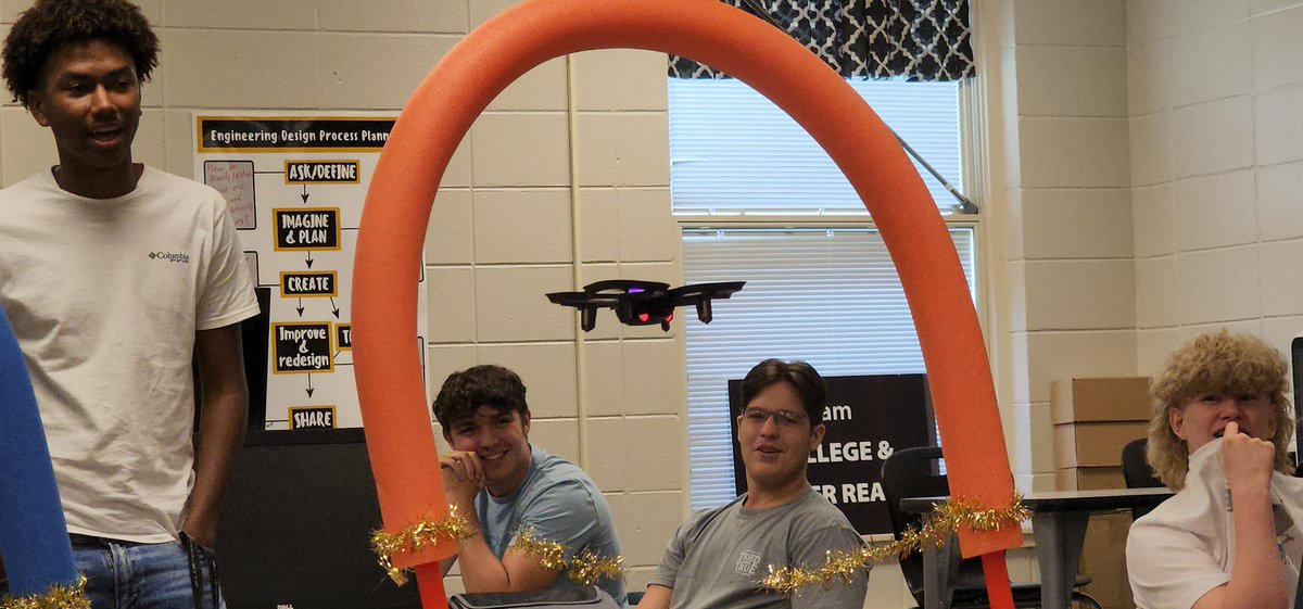 brian_kelly's tweet image. Good day introducing Cyber Security and basic Programming principles using the indoor #CoDroneEDU. Students controlled the CoDroneEDUs with a simple program that used keyboard inputs for navigation.