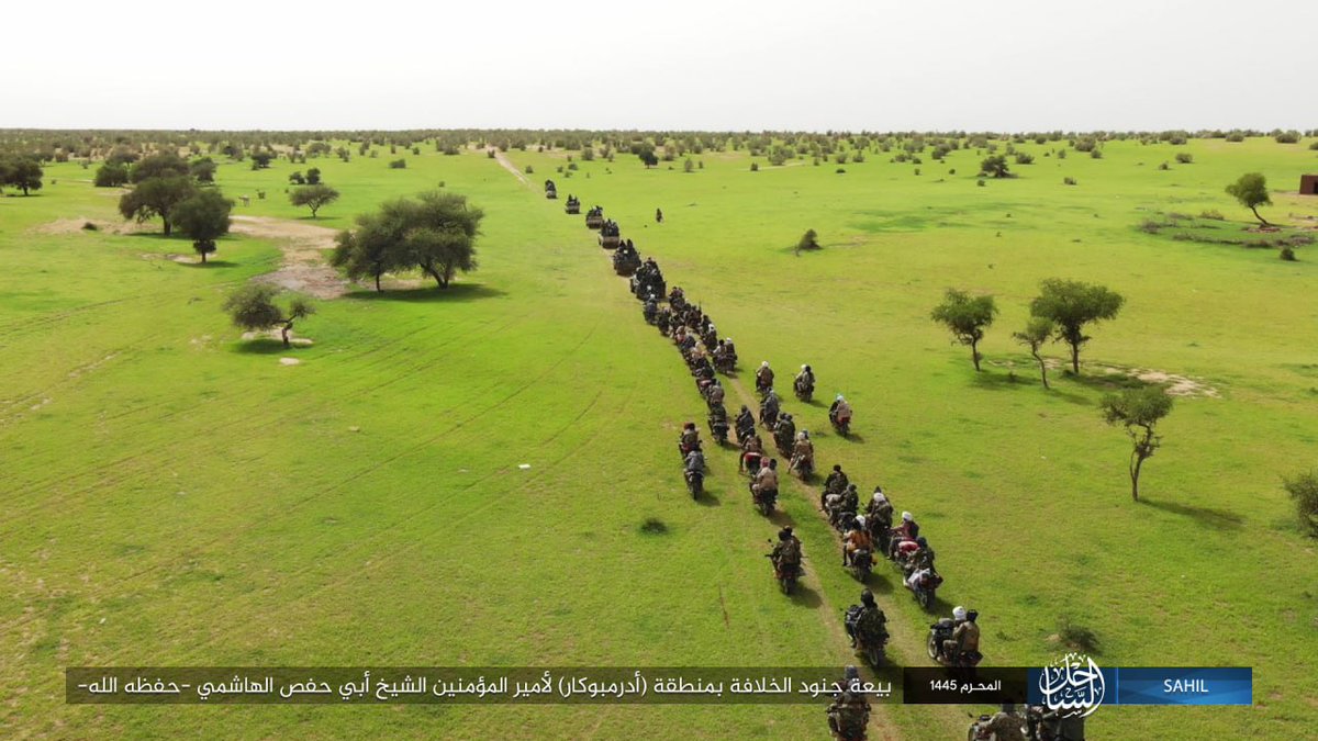 Abdalaag2022's tweet photo. #Menaka : Les combattants de l'État islamique au #Sahel (#EI-S) prêtent allégeance à leur nouveau calife, Abu Hafs al-Hashimi à #Anderamboukane dans la région de @Menaka https://t.co/aiaNCbR5HO