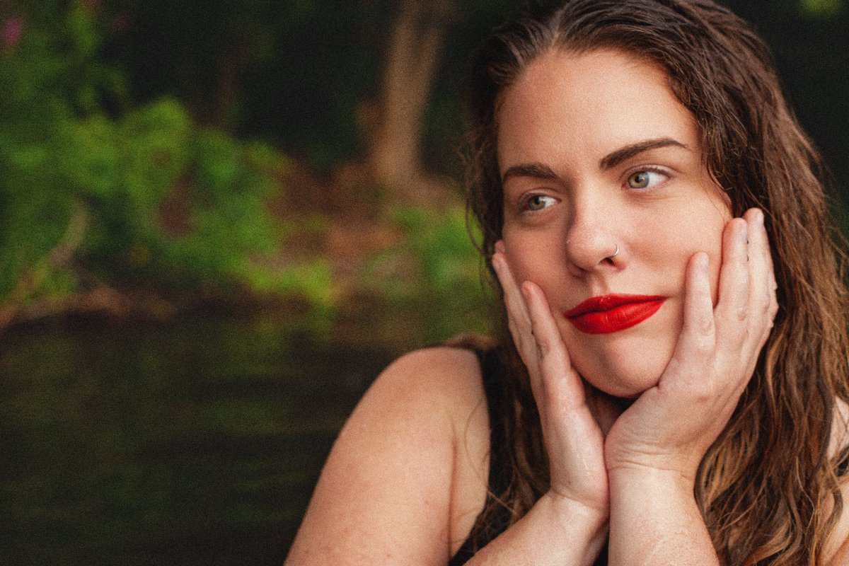 starting to roll out the visuals and stories and all the things for “break my heart” in all its watery glory. 

keep up with the everything on the other apps that you might expect, and also pre-save it here: tinyurl.com/breakmyheartji…

good day to you all