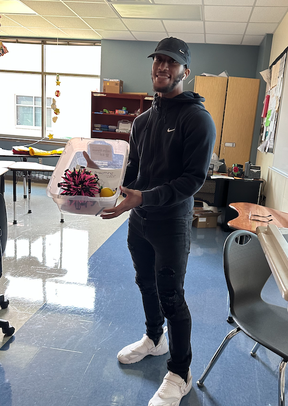 Prepared and passed out Calm Down Kits to all our teachers. Having kits in the classroom promotes emotional regulation; develops strong communication skills and helps identify and regulate emotions 😀😢😡 👍🏽. <a href="/GPISDCounseling/">GPISD Counselors</a> <a href="/Mrs_NVG/">Mrs. Glover</a> <a href="/dezavalaesa/">Lorenzo de Zavala</a>