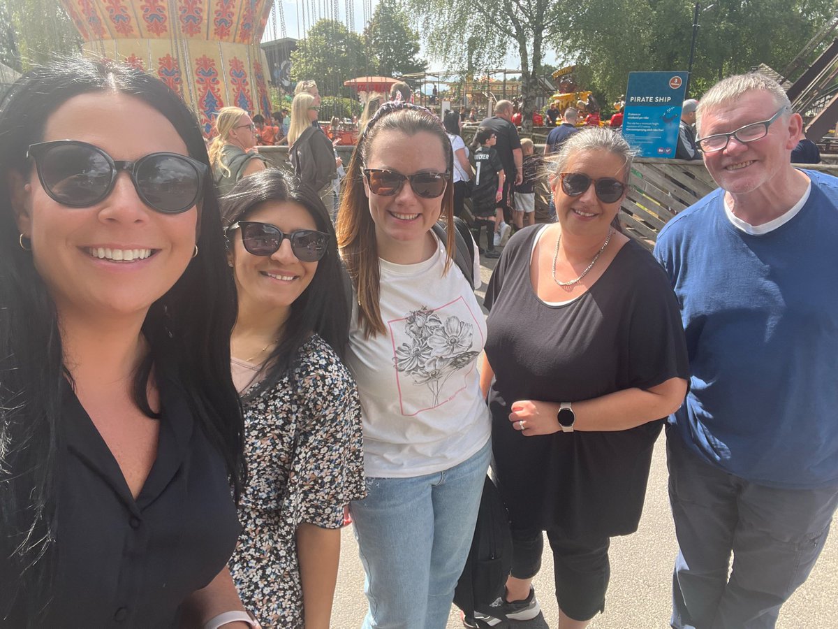 Bradford_YJS's tweet photo. Today’s @Spark_Camps team 💪🏻#SparkCamp23 💡 the @Bradford_YJS Summer Camps!
Awesome day at Knowsley Safari Park, 🦒🐒🦓🦭🦉🐀🦏 most of the children hadn’t been to a zoo before or even been on rides. The sun even shined all day for us ☀️ #youthjustice #reducingexploitation #YOT https://t.co/1IcsDdDdI8