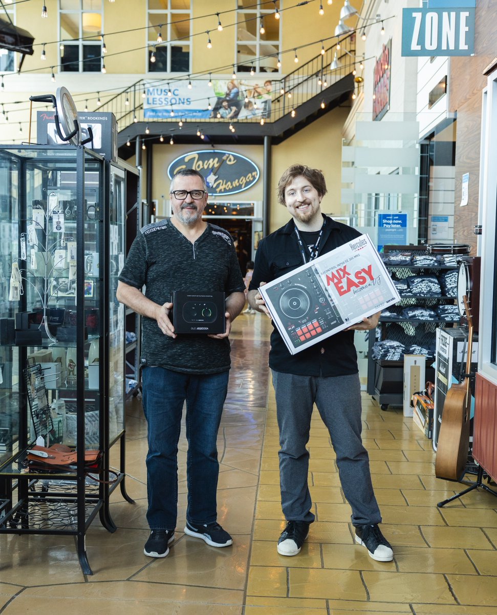 CosmoMusic's tweet photo. All the way from Cambridge, Atanasko won Erikson Audio's grand prize at CosmoFEST - a Hercules DJControl Inpulse 300 MKII AND a Focusrite Vocaster One Podcast Interface!
.
.
#cosmomusic #CosmoFEST #eriksonaudio #hercules #focusrite https://t.co/55LMkeVV3n