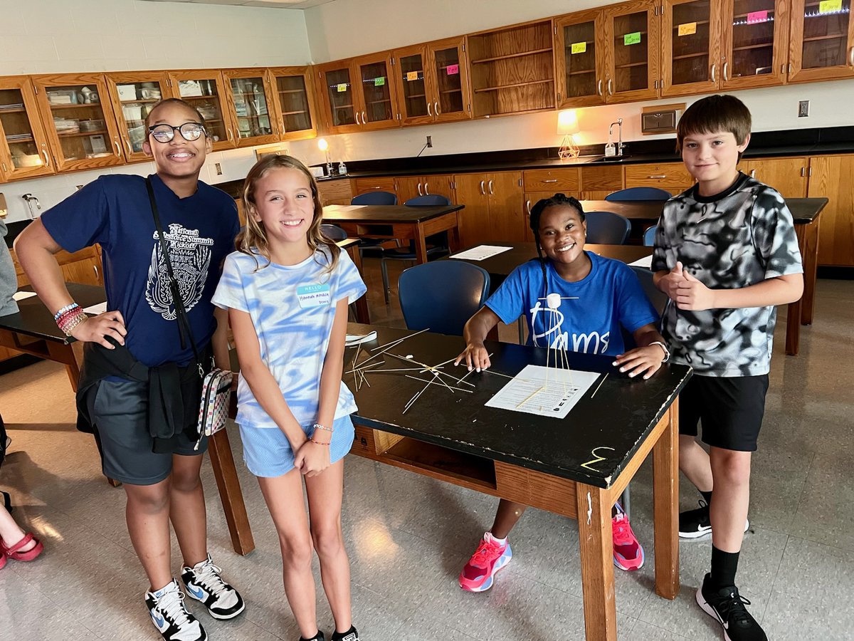 RamseyMS_JCPS's tweet photo. Can't wait to see these smiling faces on the 1st day of school tomorrow! 6th graders will have a head start through Ramsey's Jumpstart last week. #ServeToBeGreat #middleleads https://t.co/tpnyrRffsx