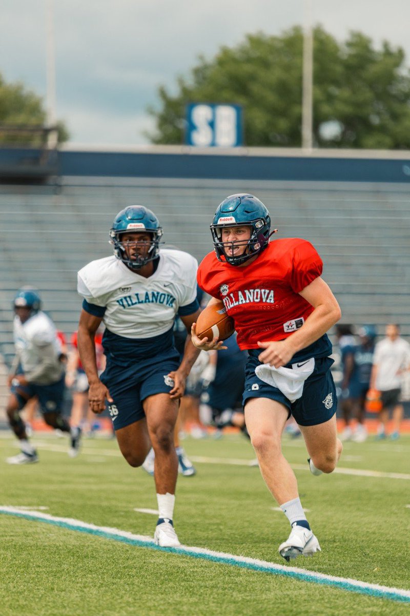 NovaFbRecruit's tweet photo. Practice #5 \\V//ibes!!! Shout out @NovaFootball alum @ddpick_ for taking the 🔥🔥🔥 pictures today! #TapTheRock https://t.co/So26PmsIcb