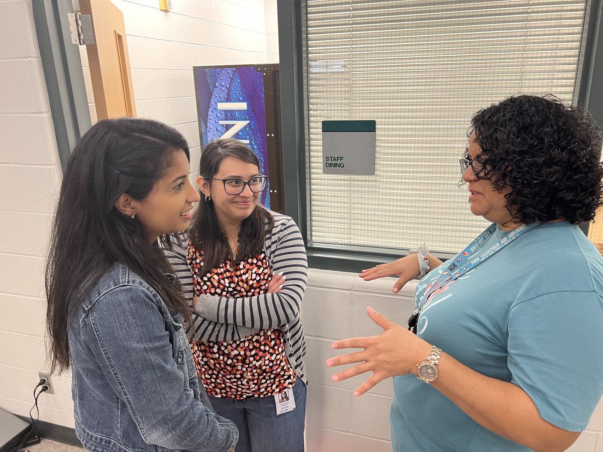 lcisddlp's tweet image. Supporting one another! Dual Language Program Kickoff. Thanks ⁦@milihenriquez⁩ Linda Johnson and all DLP teachers for a great day of engagement and learning! #successinunity