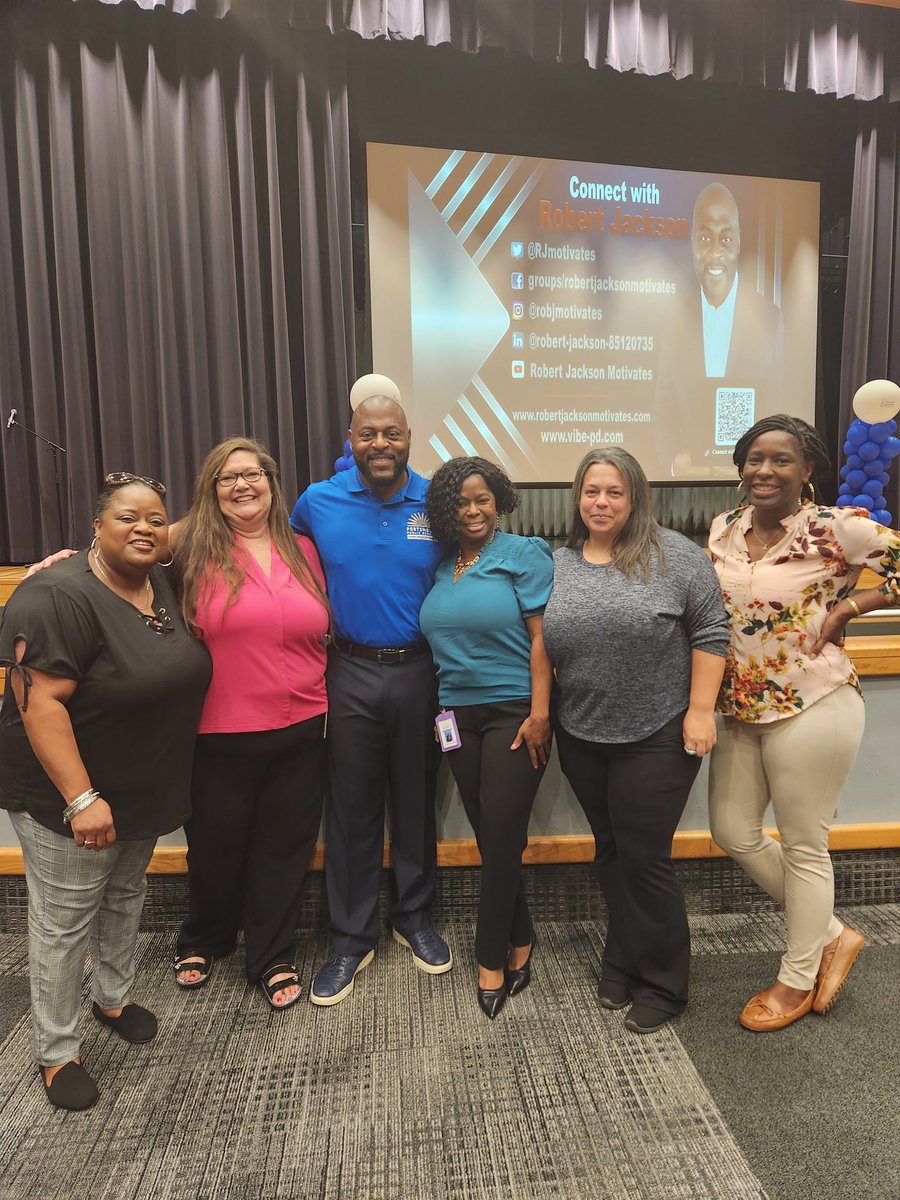 RJMotivates's tweet photo. Portsmouth VA School Administrators under the leadership of @ebracyPPS Great Day of learning today! https://t.co/pCkGBO8W9t