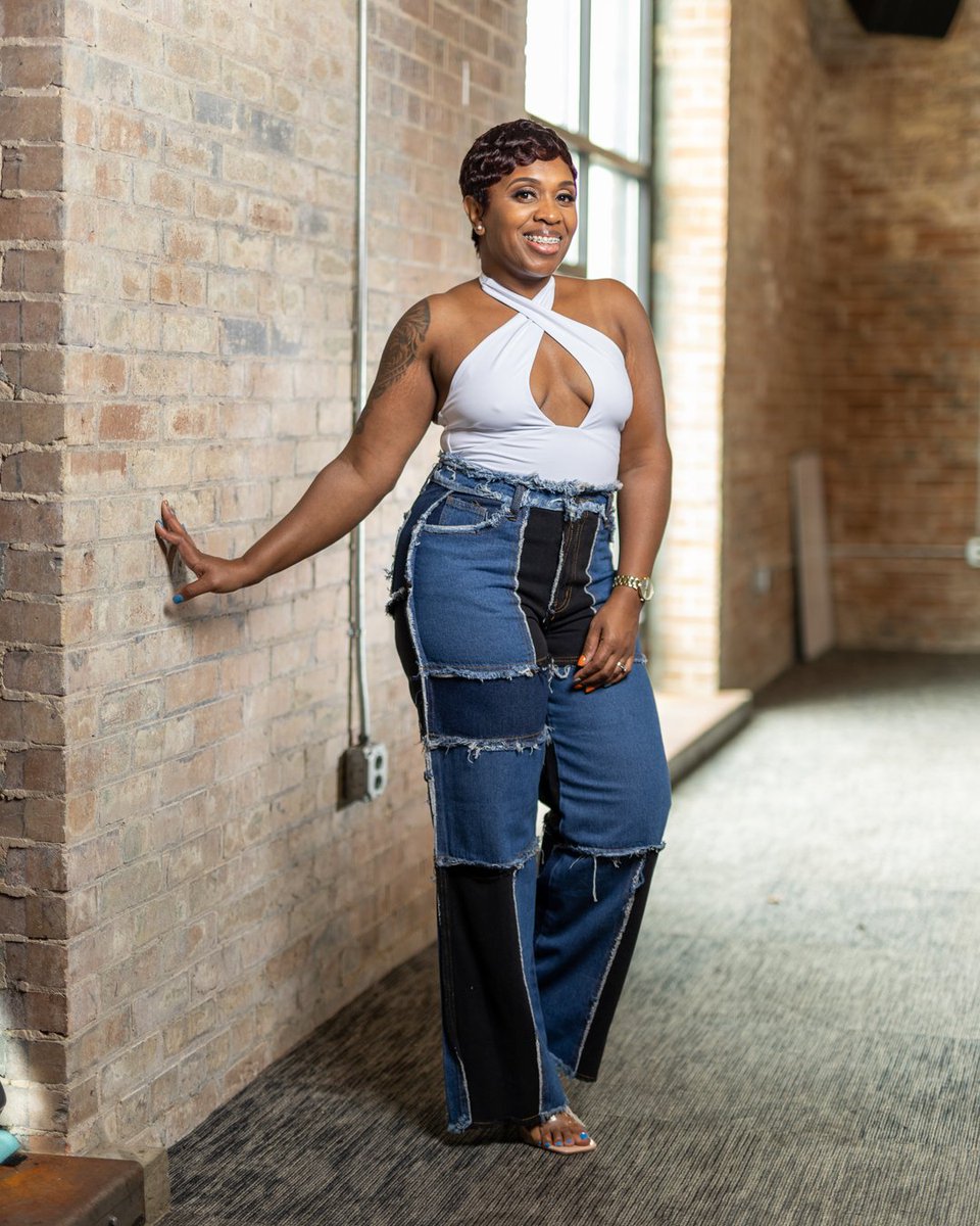 FabBoutique_etc's tweet photo. Our Kahlani Denim Patch Jeans take style to the next level with their unique denim patch details and wide leg design.

#patchdenim #jeans #trendyjeans #fashion #ootd #instagramfashion #rockourlook #fashion #trendylook #newarrival #225boutique #fashionboutique #babevibe https://t.co/4WjApuIIx3