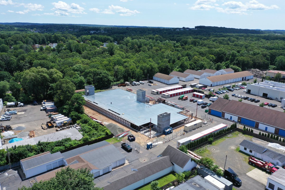 Mungerconstruct's tweet photo. Project In Process: Drone photos of current progress made at the site of the new 90,000 sq. ft. @CubeSmart Facility in Wallingford, CT. Thanks to Sweenor Builders for sharing these pictures our way!
#ConstructionInProgress #MungerConstruction #SweenorBuilders #CTConstruction https://t.co/IstsoIkdNs
