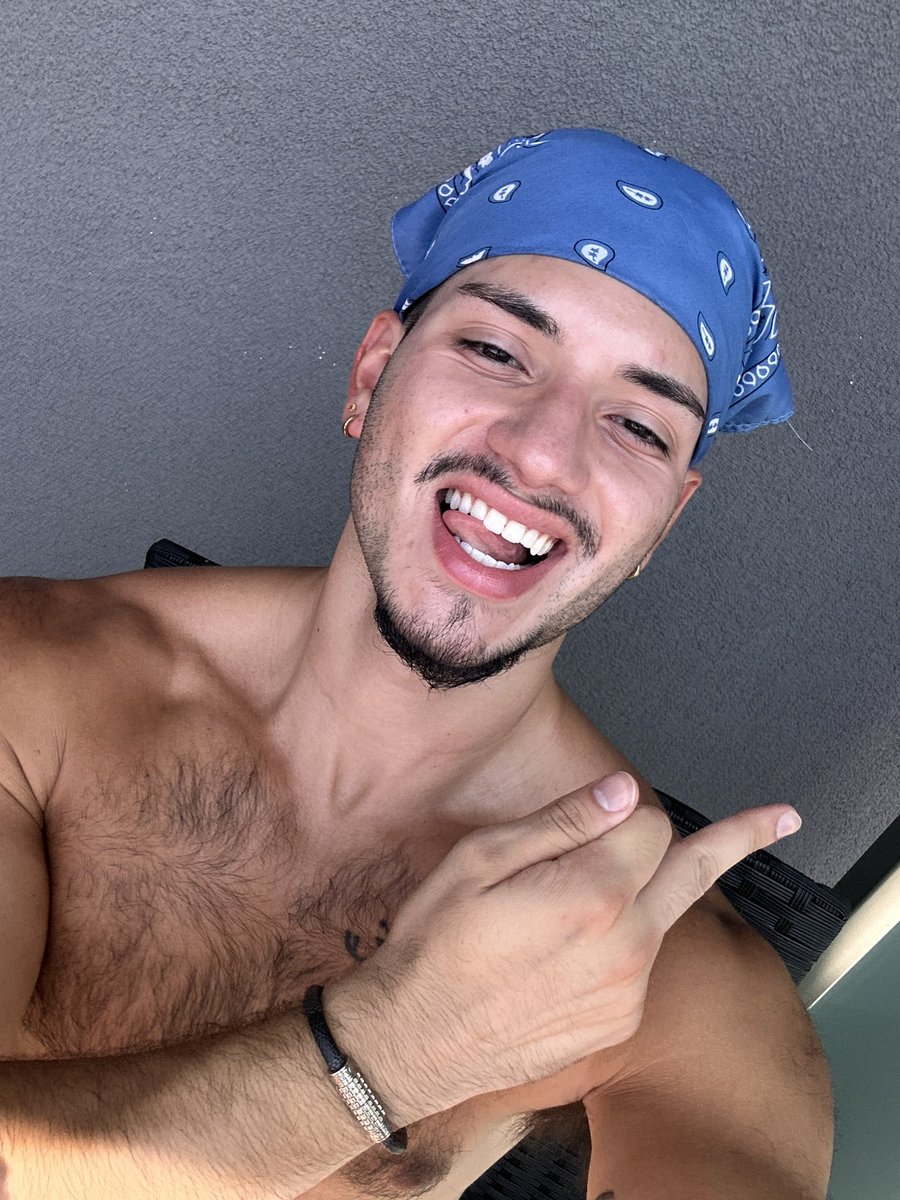 kylerkristo's tweet photo. Fuck it https://t.co/yaIZ4kXoLO