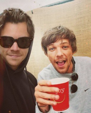 LarryManips28's tweet photo. 💙💚 https://t.co/40IoEiEtwT