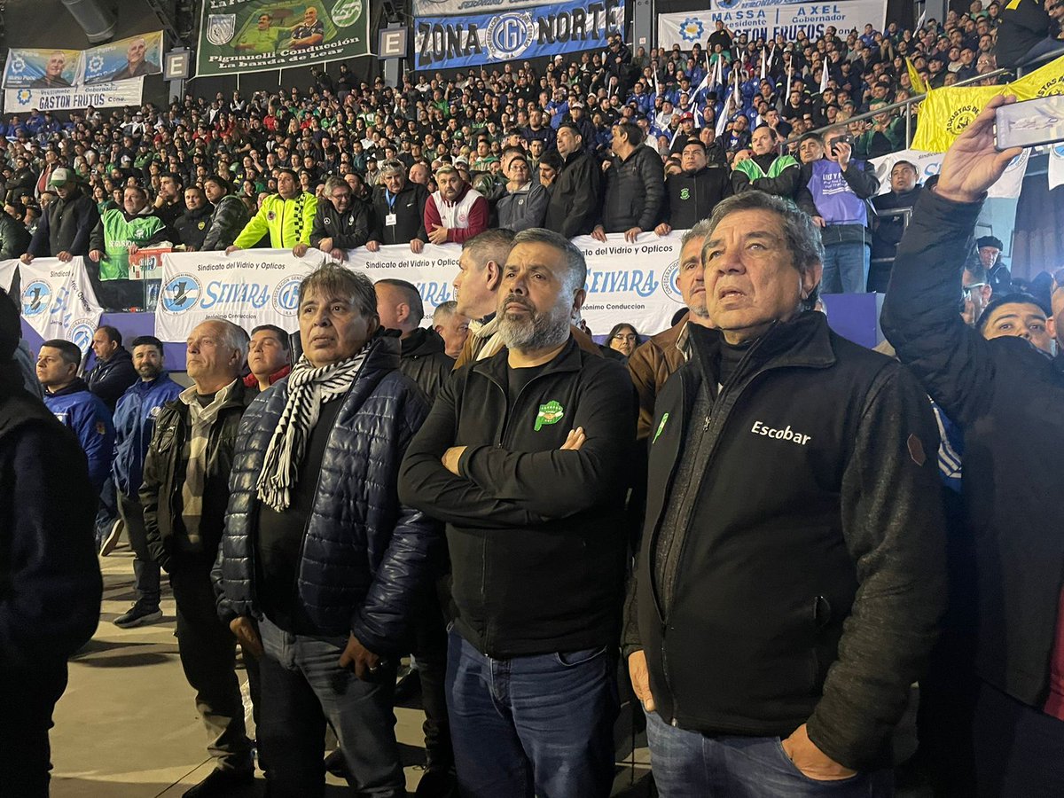 fstmpba's tweet photo. Necesitamos un país con desarrollo, con educación, y con trabajo, una Argentina con plenos derechos, una Argentina que defienda la dignidad de la gente que trabaja. 💪 https://t.co/MLGs7AjKHS