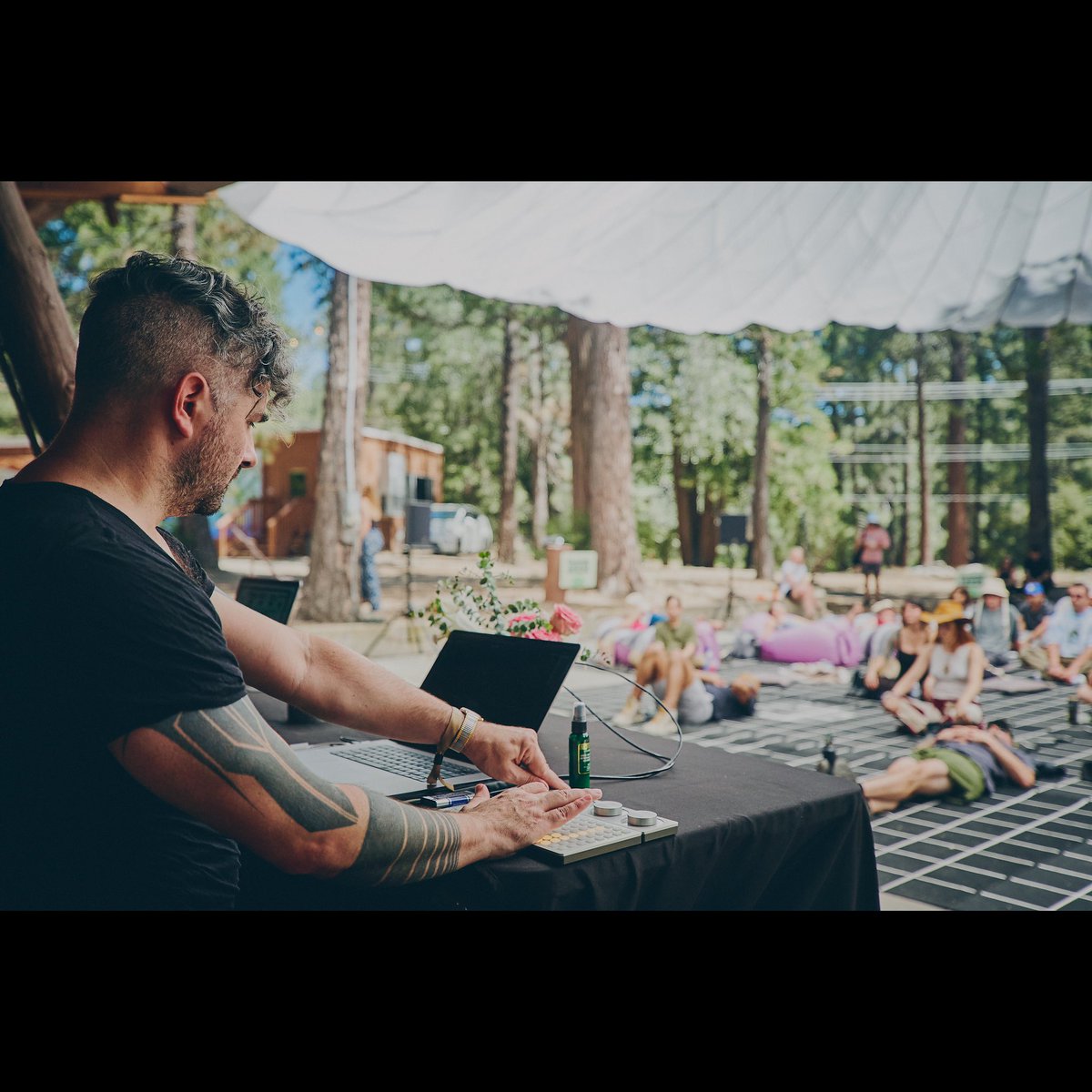 EnvelopSound's tweet photo. Beautiful weekend at FWB Fest! 🔊🌲✨ Love for all who joined us + the artists sharing their music and creativity 🙏

@FWBtweets Thanks for the top-notch collab 👊❤️

@adware1k  
@IGAMASOUNDS 
@minoradd9 
@ryuichisakamoto 
@telefontelaviv 
@Willits 

✨@experienceform 

#envelop https://t.co/WQGrfVCw6O