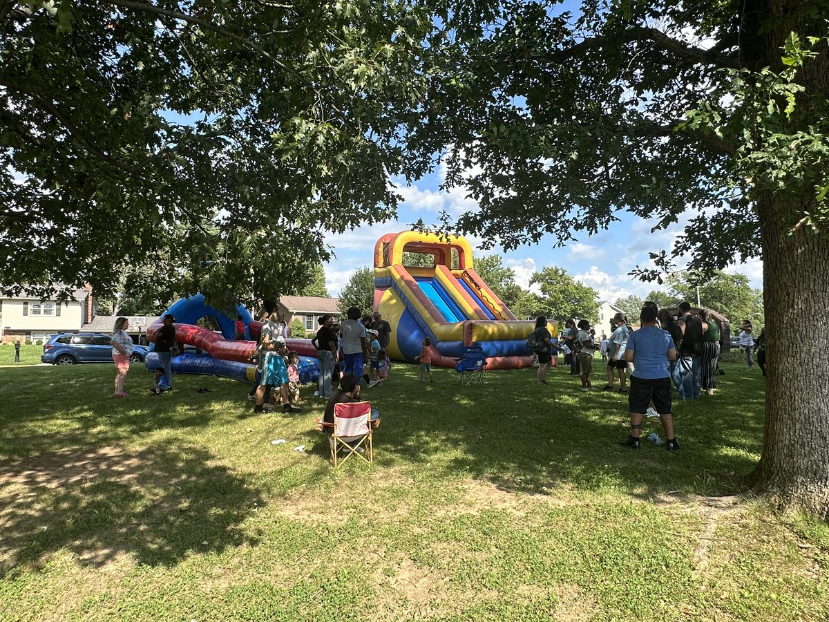 chief_officers's tweet photo. The Julius Marks Elementary Jamboree was a success. Thank you to all of the parents, staff, PTA, and community members for supporting our school. We are starting the year off right. #FCPSKY #TeamNotGroup https://t.co/X1qfgCNeu1