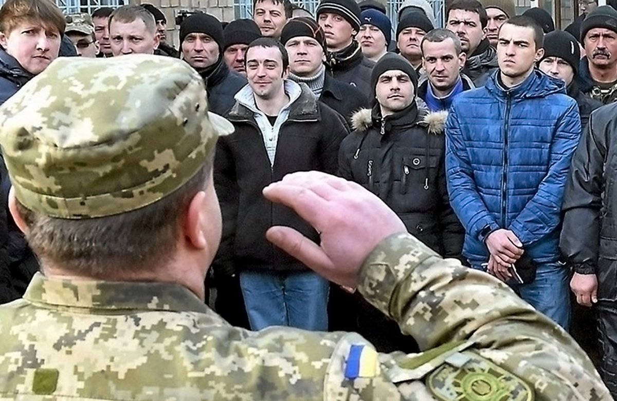 Reagan_Right's tweet photo. Швеция будет выдавать Украине её военообязанных граждан по запросу властей. Ранее согласие на выдачу дали Финляндия, Эстония и Швейцария. https://t.co/PHrJtQe8ni