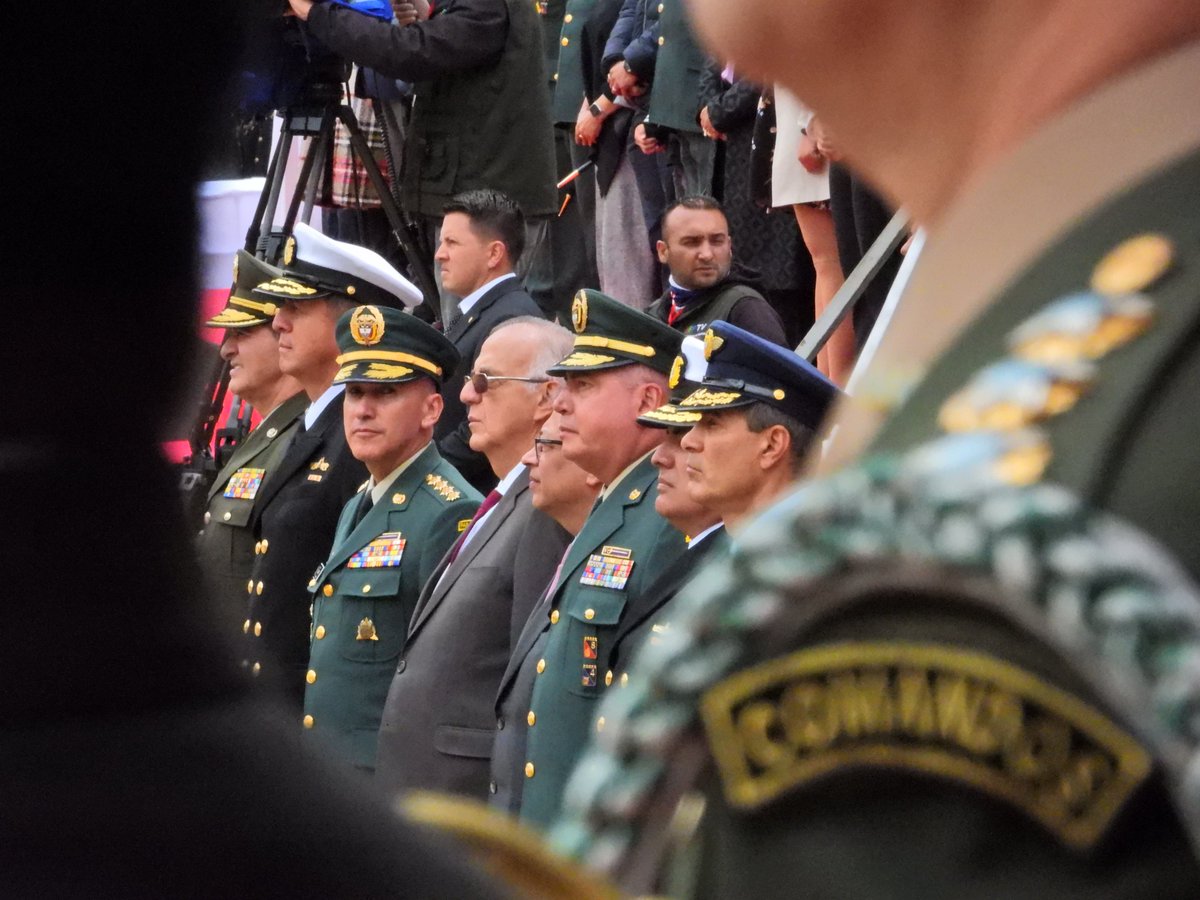COL_EJERCITO's tweet photo. Agregados Militares y de Defensa en #Colombia, acompañaron la conmemoración de los 204 años de la Batalla de Boyacá y el #DíaDelEjército.

#PatriaHonorLealtad https://t.co/qHrtbeTjhN