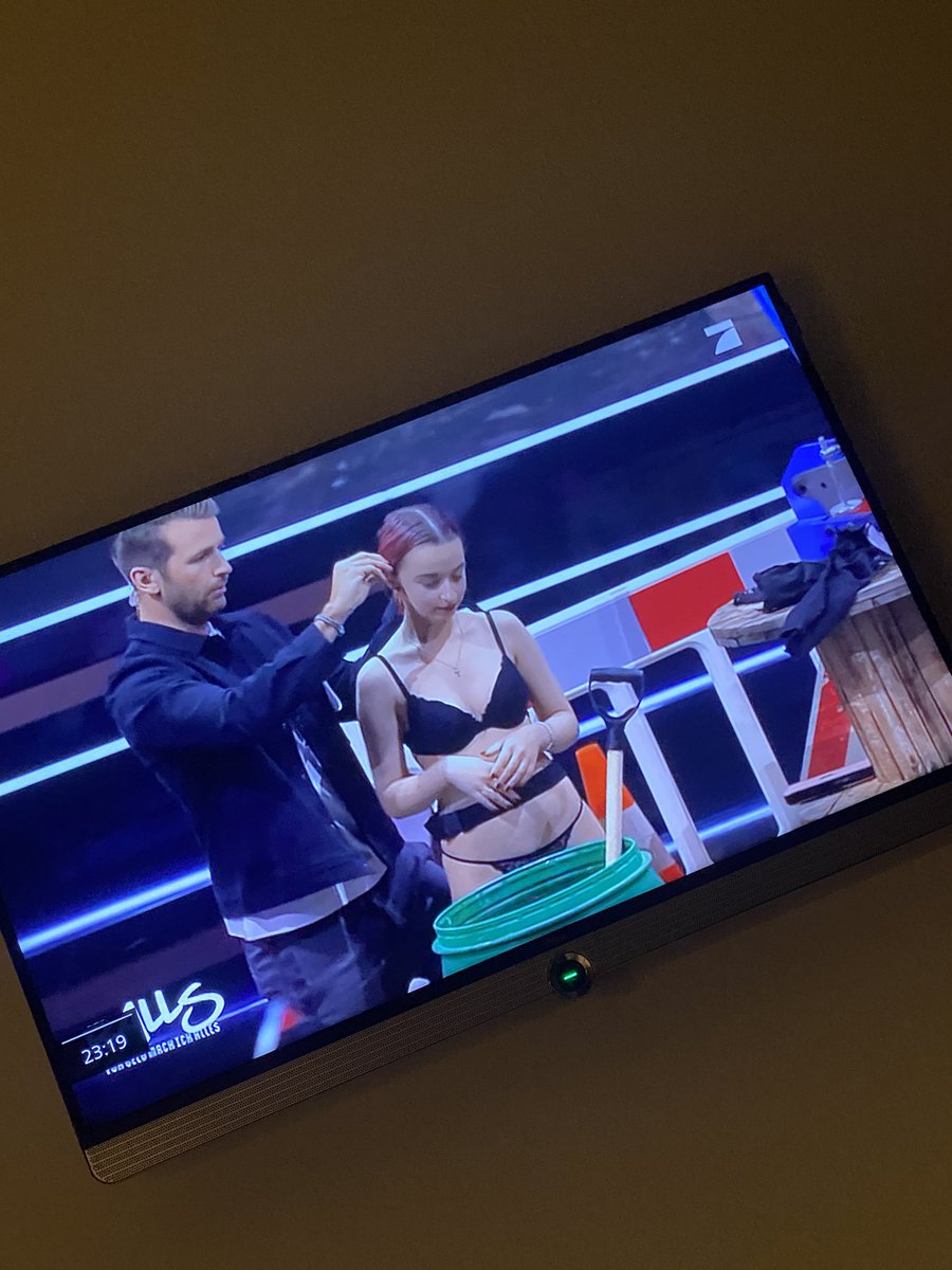 Mkoffmahn's tweet photo. Wie tief kann das deutsche Fernsehen noch sinken? 
BALLS - für Geld tue ich alles auf Pro7
Gesehen und werfe jetzt den Fernseher aus meinem Hotelzimmer 😵‍💫
#fernsehen #niveau #pro7 https://t.co/mdUohHAxko