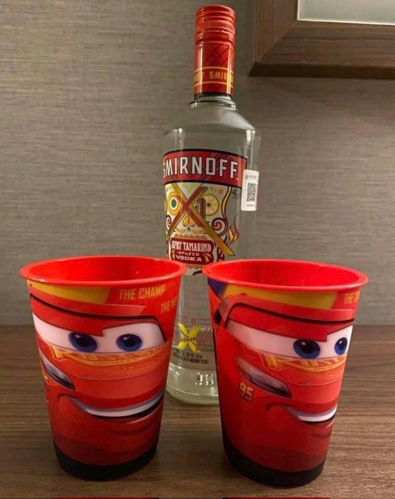 nvvarroo's tweet image. con razón me pegó rápido