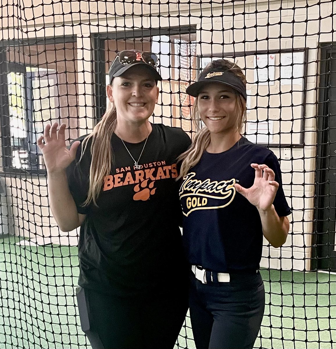 HaileyNBrouss06's tweet photo. Thank you Coach Valis &amp; Coach Soefje for a great camp!!! See you this fall.🧡🖤#EatEmUpKats @CoachValis @TessSoefje @BearkatsSB @impactHTXuresti @SSN_Softball @SBRRetweets @CoastRecruits @LegacyLegendsS1 @DirectRecruits @CoachRUresti @CoachHop62 @THE_Sydneygee @_VqTraining_ https://t.co/Or2rBoSnu4