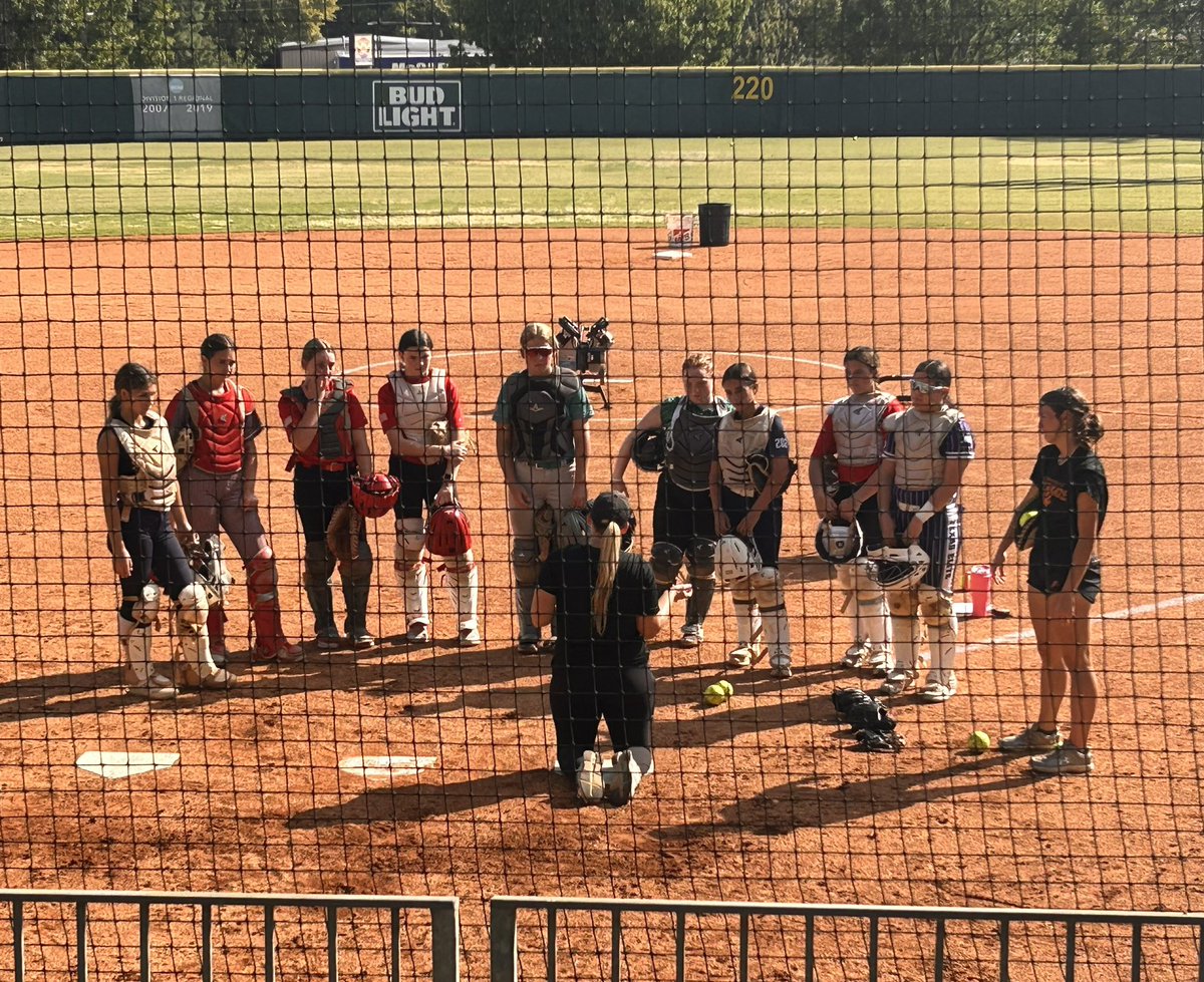 HaileyNBrouss06's tweet photo. Thank you Coach Valis &amp; Coach Soefje for a great camp!!! See you this fall.🧡🖤#EatEmUpKats @CoachValis @TessSoefje @BearkatsSB @impactHTXuresti @SSN_Softball @SBRRetweets @CoastRecruits @LegacyLegendsS1 @DirectRecruits @CoachRUresti @CoachHop62 @THE_Sydneygee @_VqTraining_ https://t.co/Or2rBoSnu4