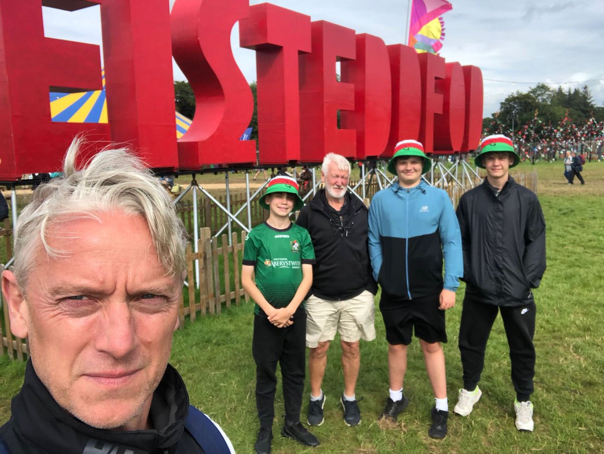 FfionAppleton's tweet photo. #steddfod2023 ❤️🤍💚 https://t.co/lsnGLxVJ5f