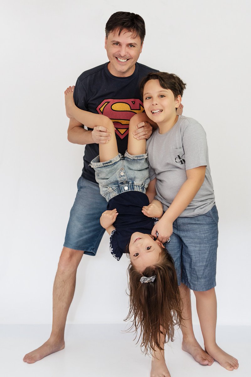 Feliz aniversário pai te amo muito!
→ <a href="/SuperRica75/">Ricardo Ballan</a>