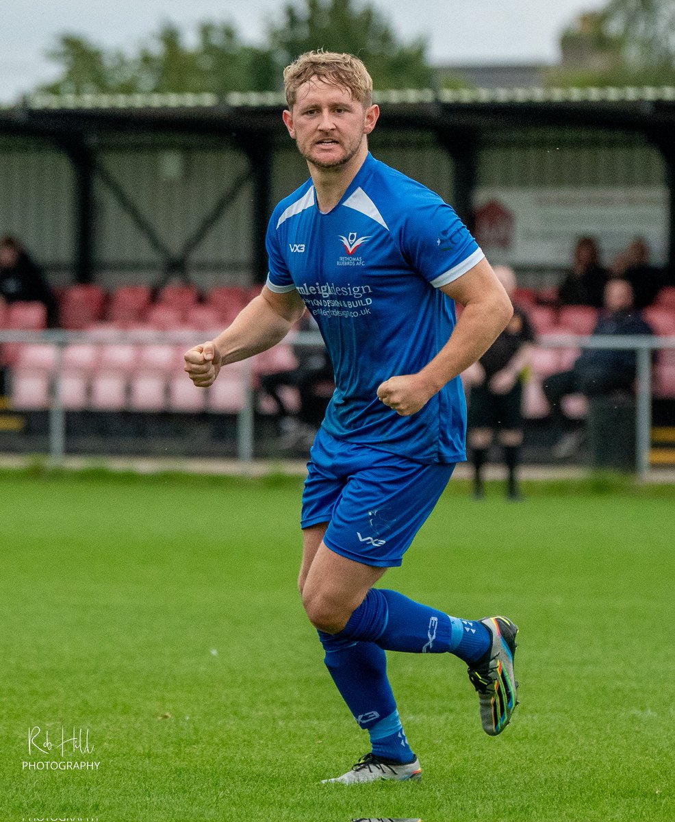 Some of the action from tonight's 2-1 away win <a href="/UndyAFC/">Undy AFC</a> in the <a href="/ArdalSouthern/">Ardal Southern</a> #ArdalSE 

📸<a href="/hillr02/">Rob Hill</a>