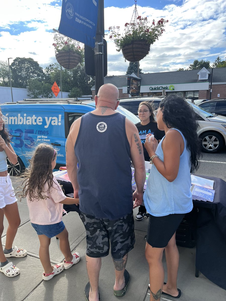Stop #2 Ice Cream with a Cop 👮‍♀️ #firstnet #CommunityEngagement <a href="/marcellobenny/">Benjamin Marcello</a> <a href="/Vinecia_F/">Vinecia F.</a> <a href="/angels_candie/">yessenia santiago</a> <a href="/mrodriguez_bk/">Mari Rodriguez</a> <a href="/fgarciaNYC/">Ralph Garcia</a> <a href="/judy_cavalieri/">Judy Cavalieri</a>