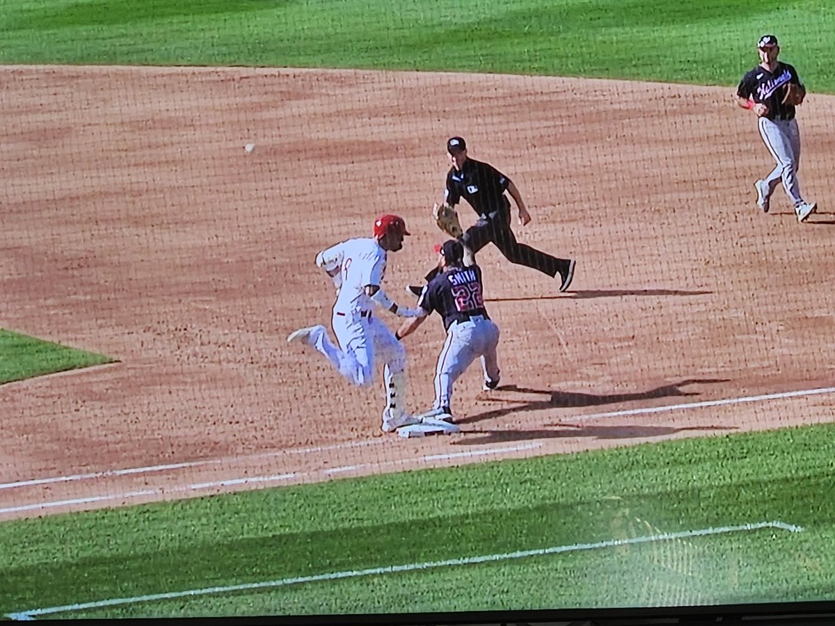 mattb333333's tweet photo. @MattGelb In his defense it was a close play https://t.co/IPwLwh4byH