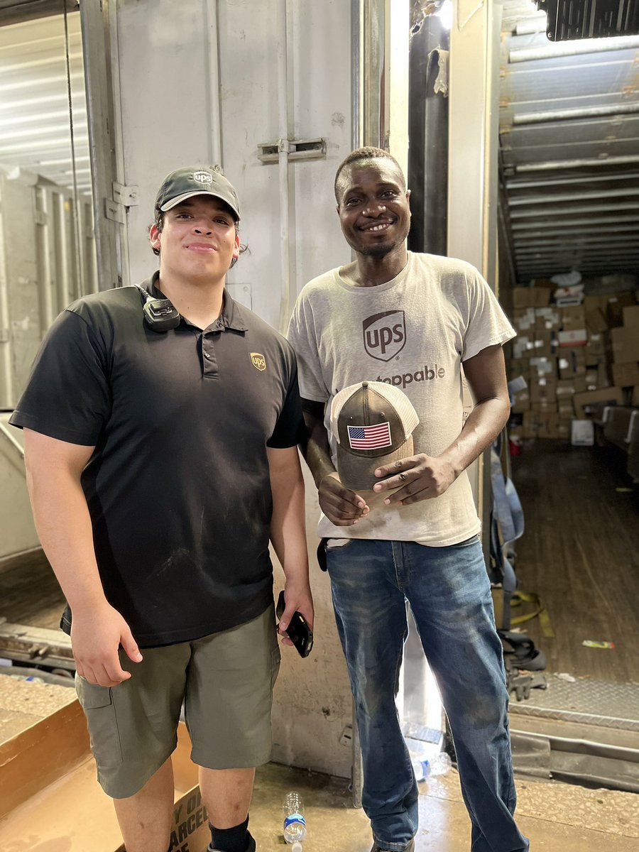 Recognizing <a href="/UPSers/">UPSers</a> employee Oscar for always being consistent! Your do an excellent job at unloading and we don’t know what we would do without you! Keep up the hard work!! <a href="/UPS/">UPS</a> <a href="/bigtymer504/">E.J.⚜</a> #DeliverWhatMatters