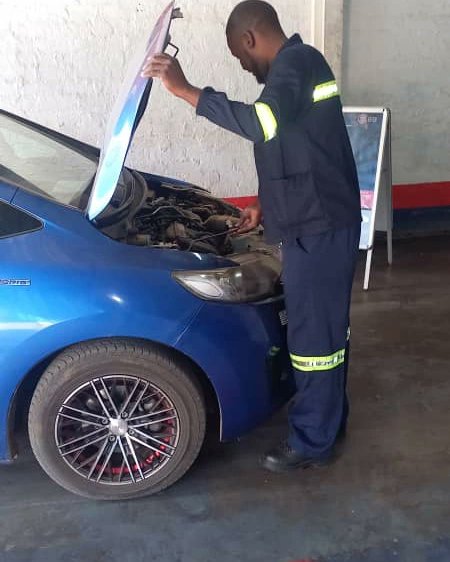 ExideZim's tweet photo. Chiredzi has joined the Powered by Exide Winter promotion as clients get free battery check services and buy their automotive and solar batteries in Exide Express and Victor Onions branches.
#winterpromotion
#rewardingloyalty
@KUDZIELISTER2 @takemorem1 @Mavhure @EsteemComms https://t.co/c6805gfGUh