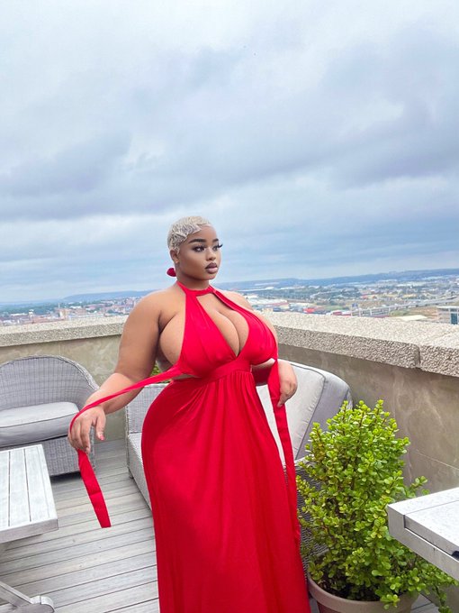 I have cracks but I&rsquo;m not broken 🙂 https://t.co/hhvbf3SXru