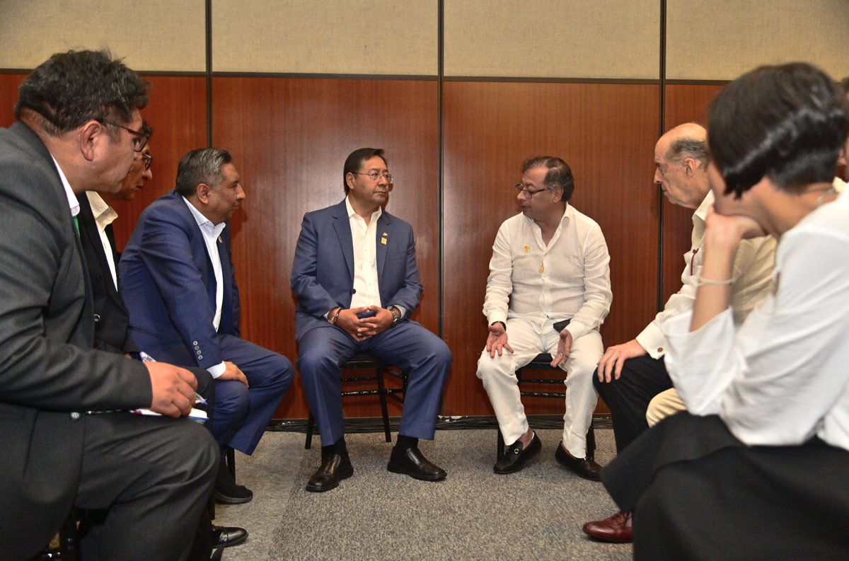 Antes de finalizar la primera jornada de la #CumbrePorLaAmazonía, el Presidente <a href="/petrogustavo/">Gustavo Petro</a> sostuvo un encuentro bilateral con el Presidente de Bolivia, <a href="/LuchoXBolivia/">Luis Alberto Arce Catacora (Lucho Arce)</a>. 

#ColombiaEnBrasil🇨🇴🇧🇷