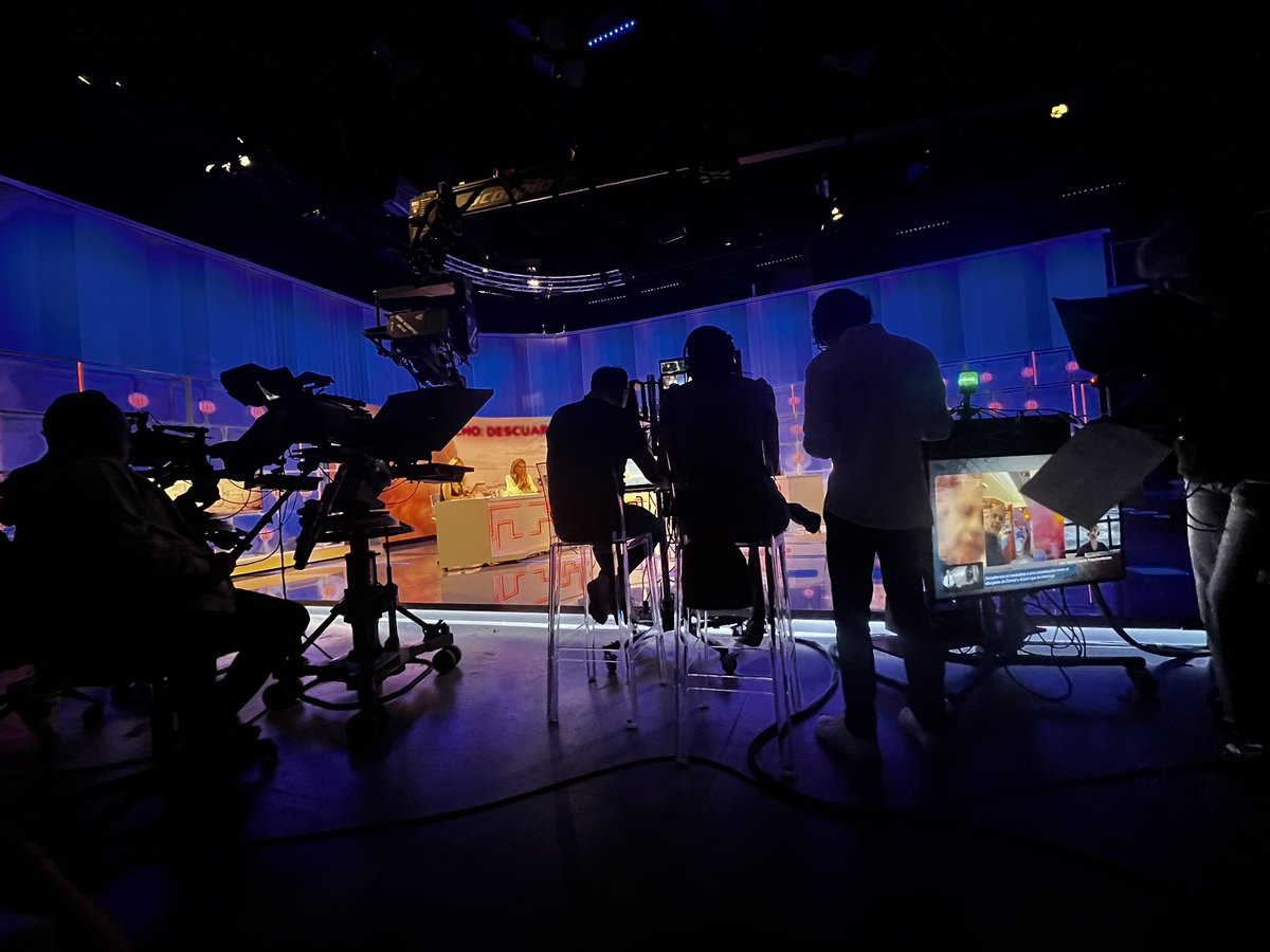 nuevadradio's tweet photo. Preparados para entre en directo en @Codigo10tv El tema OVNI va a ser protagonista en @cuatro https://t.co/GwL7U3bShz