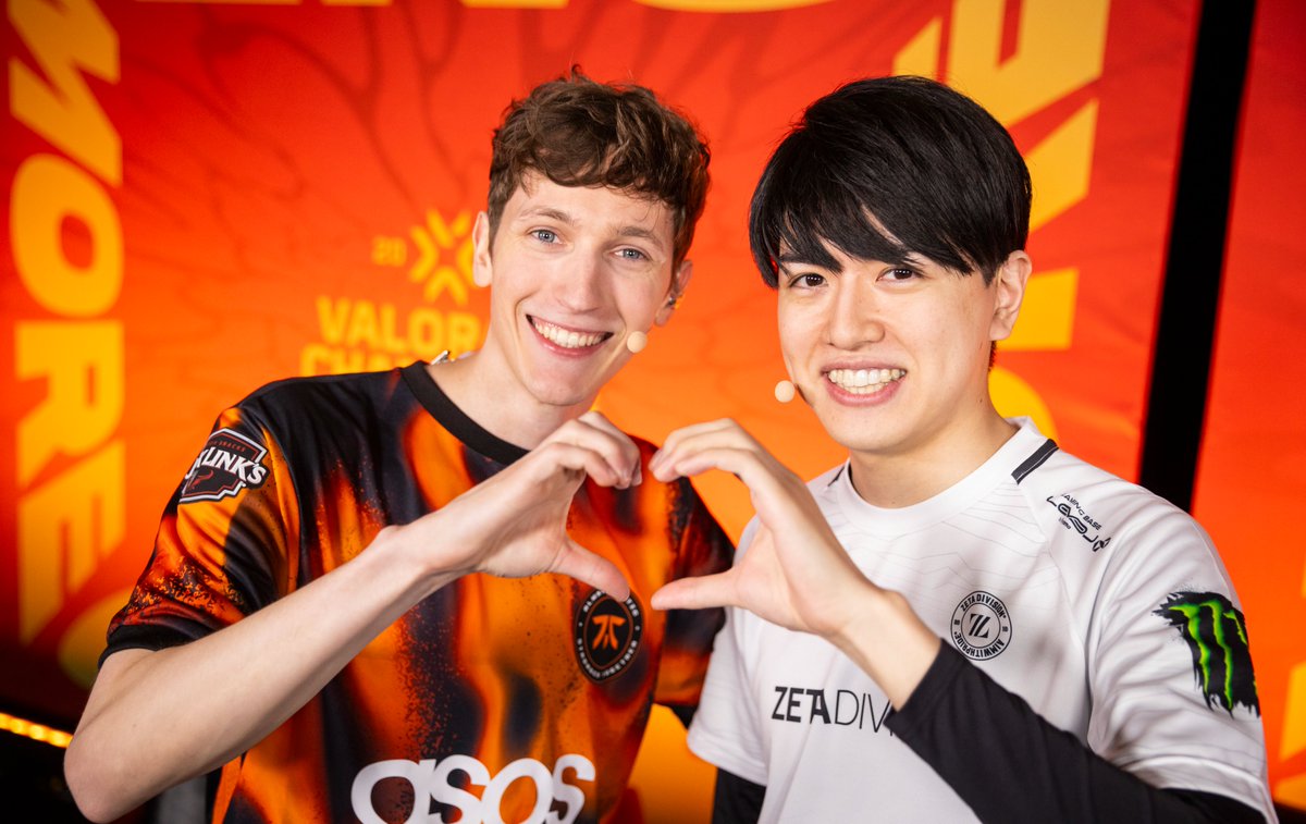 colinyoungwolff's tweet photo. 👍👍🫶 #VALORANTCHAMPIONS https://t.co/o8XQGpv1gW