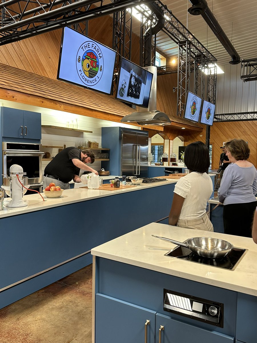 Mindy Taylor tweet media