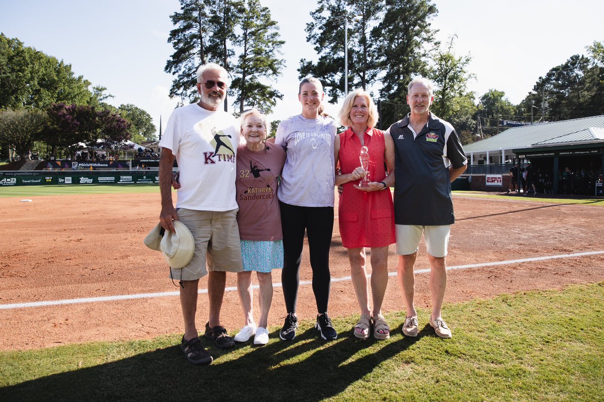 Congratulations to Colin and Trish Sandercock for being named the 2023 George and Barbara Bush Little League Parents of the Year! 👏 #AUSB x @LittleLeague