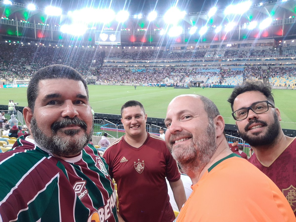 Monobloco90's tweet photo. PRA CIMA FLUZÃO!!! https://t.co/Lb1DYQwby1