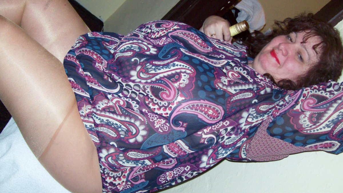 mynakedwifegirl's tweet photo. mein #dogging Girl
#wifeshowing #Upskirtsvoyeur #nakedinpublic #partyflash https://t.co/45n7reJxVZ