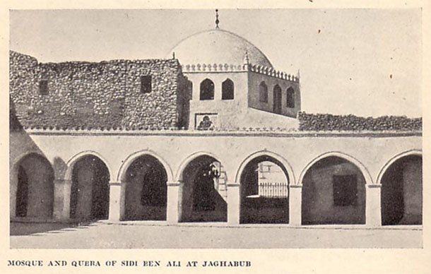 Ziad_Alhemdi's tweet photo. تأسست الجغبوب حوالي عام 1851م كمركز ديني للحركة السنوسية، وهي ذات تاريخ عريق في نشر الإسلام، وقد تعلم بها كثير من المجاهدين الليبيين على رأسهم أحمد الشريف وعمر المختار ..

زاوية الجغبوب - 1919
#ليبيا #الجغبوب
#Libya #Jaghbub https://t.co/3g6z1ETFZB