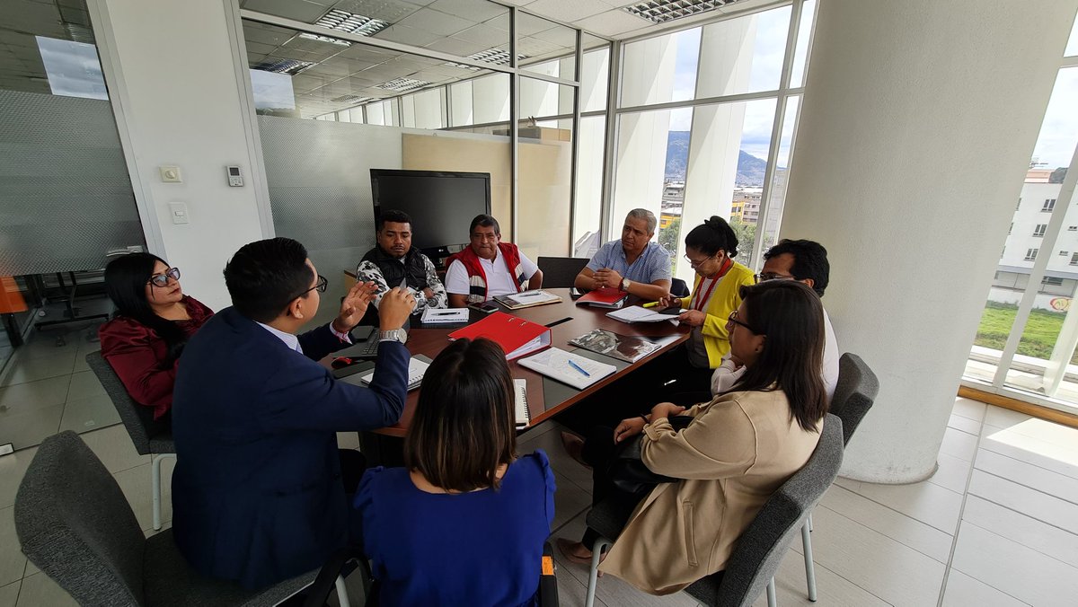 OSUNTRAMSAMSP's tweet photo. ¡Avances importantes! Seguimos reunidos con el Ministerio de Salud, abordando temas vitales como cambio de régimen, denomimación, póliza de seguro y más. Defendiendo los derechos de los trabajadores. ¡Mantente atento para más novedades! #OSUNTRAMSA  #trabajadoresdelasalud https://t.co/1RNUqFmAwX