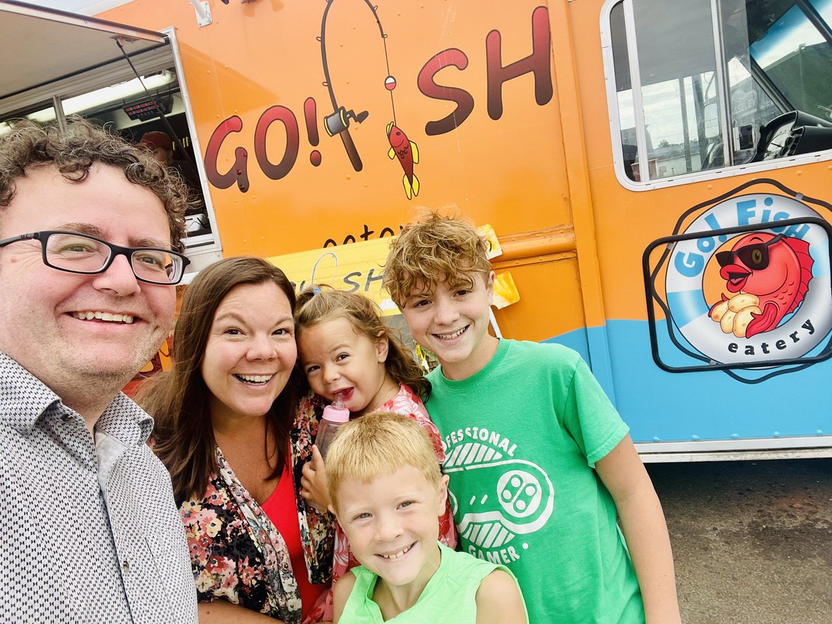 PEICorey's tweet image. Supporting local businesses all across our beautiful Island with the #Loyal2localChallenge until August 15th. 💙@summersidePEI #PEI