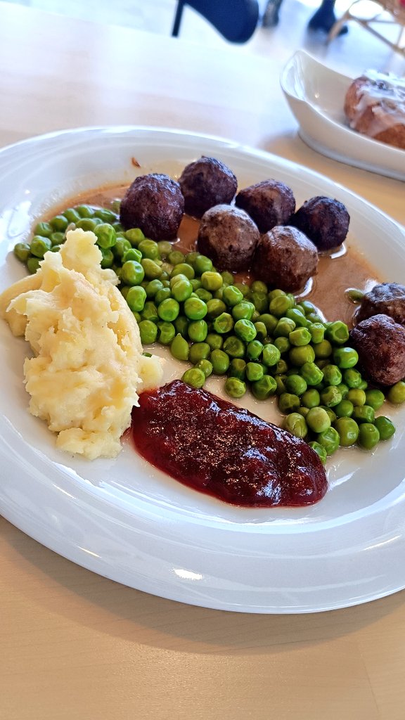 QHP_OFICIAL's tweet photo. Escoge tu menú favorito en @mx_ikea y disfruta de todo lo que no sabías que necesitabas #Puebla #Food #foodlovers #QHP https://t.co/TgIVnSA1su